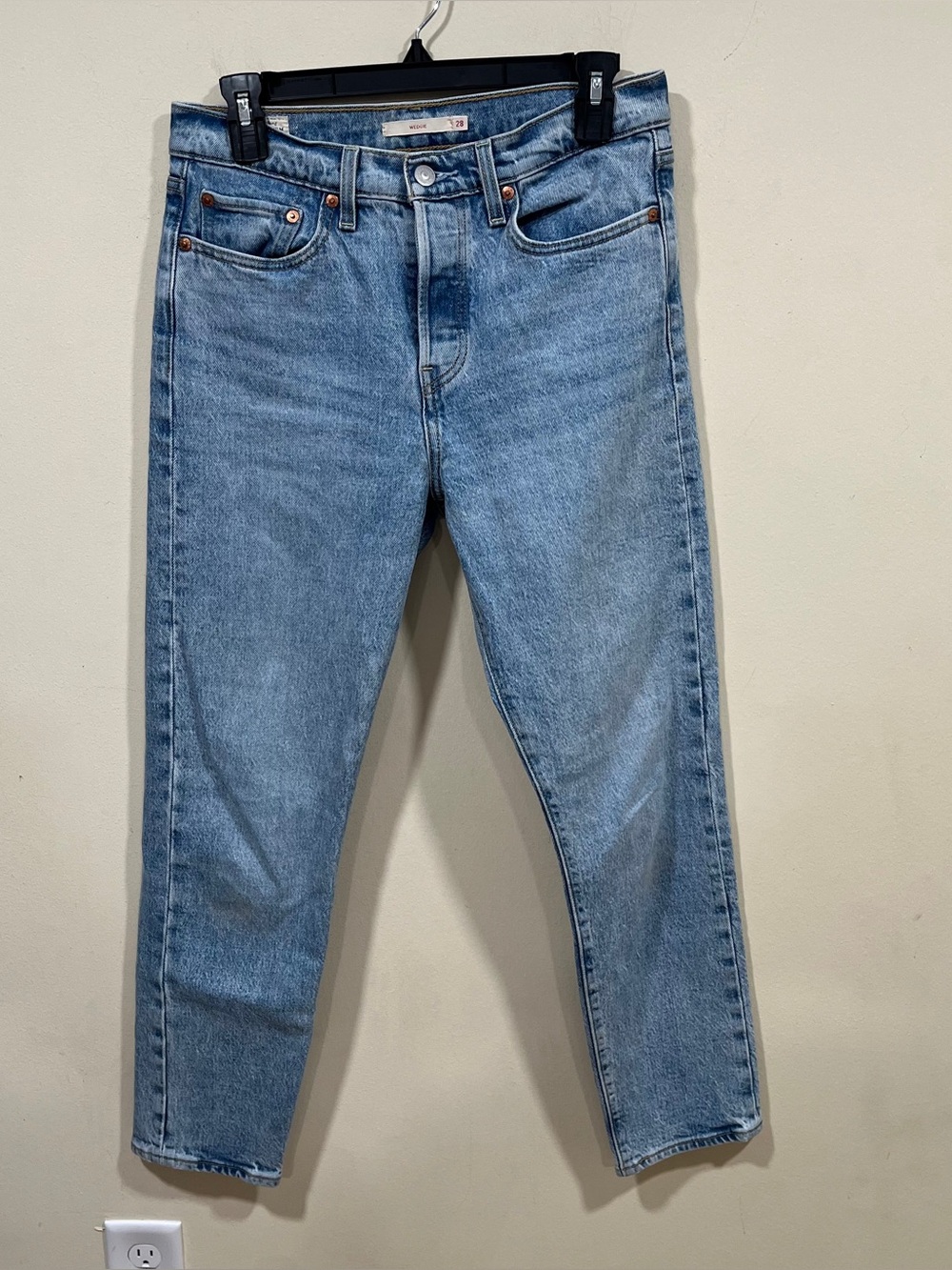Levi's womens  Wedgie Straight Calling All Blues Straight Jean size 28 ankle - Picture 3 of 9
